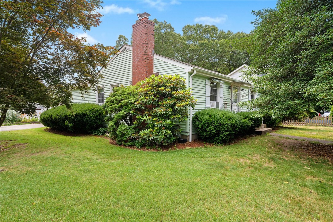 2 Glen Drive Warwick, RI 02889 - Photo 5 of 46