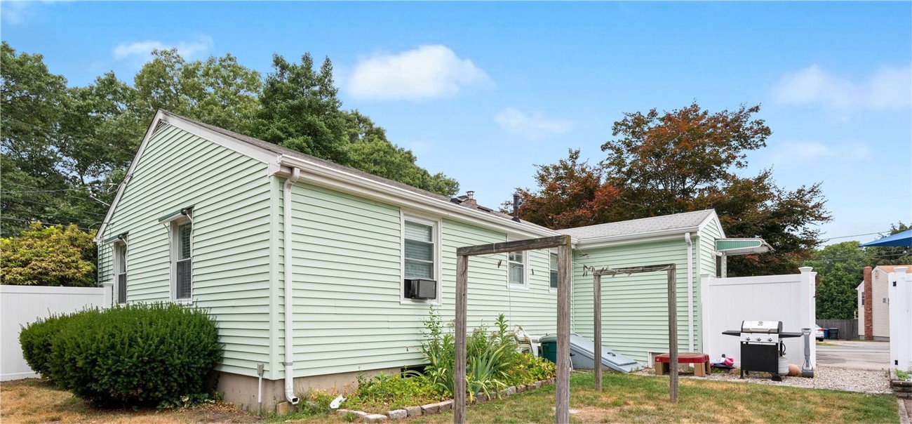 2 Glen Drive Warwick, RI 02889 - Photo 8 of 46