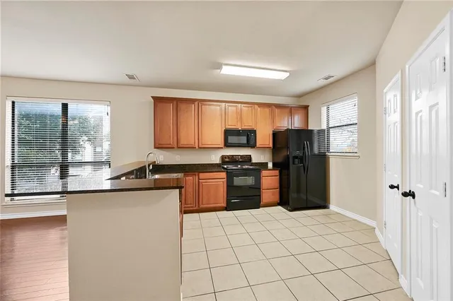 $1,695 | 914 East Glenn Crossett Street, Arlington, TX 76010