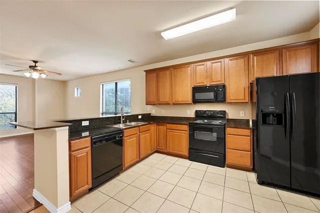 $1,695 | 914 East Glenn Crossett Street, Arlington, TX 76010