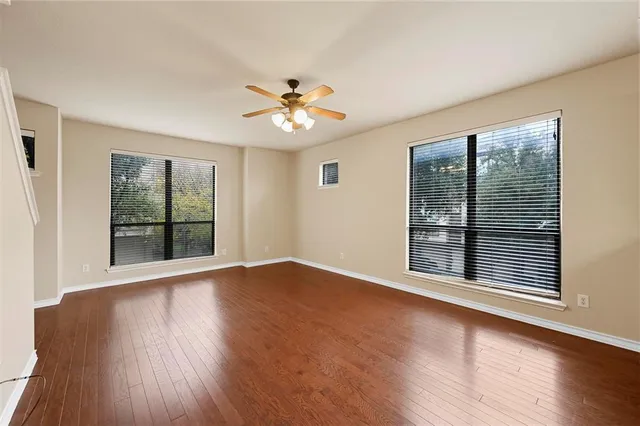 $1,695 | 914 East Glenn Crossett Street, Arlington, TX 76010