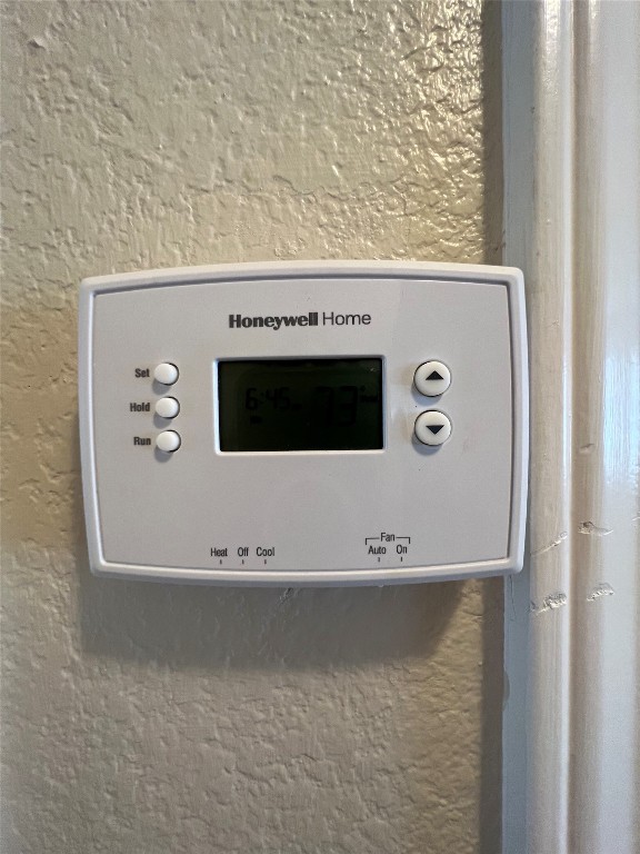 112 Mason Reed Cove Kyle, TX 78640 - Photo 24 of 36 Digital thermostat