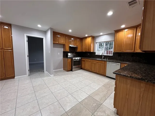 $4,700 | 642 North 6th Avenue, Upland, CA 91786