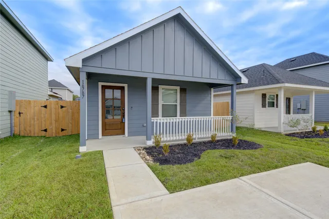 $1,395 | 16787 North Marie Vlg Drive, Conroe, TX 77306