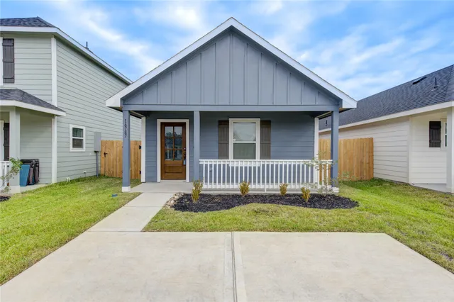 $1,395 | 16787 North Marie Vlg Drive, Conroe, TX 77306