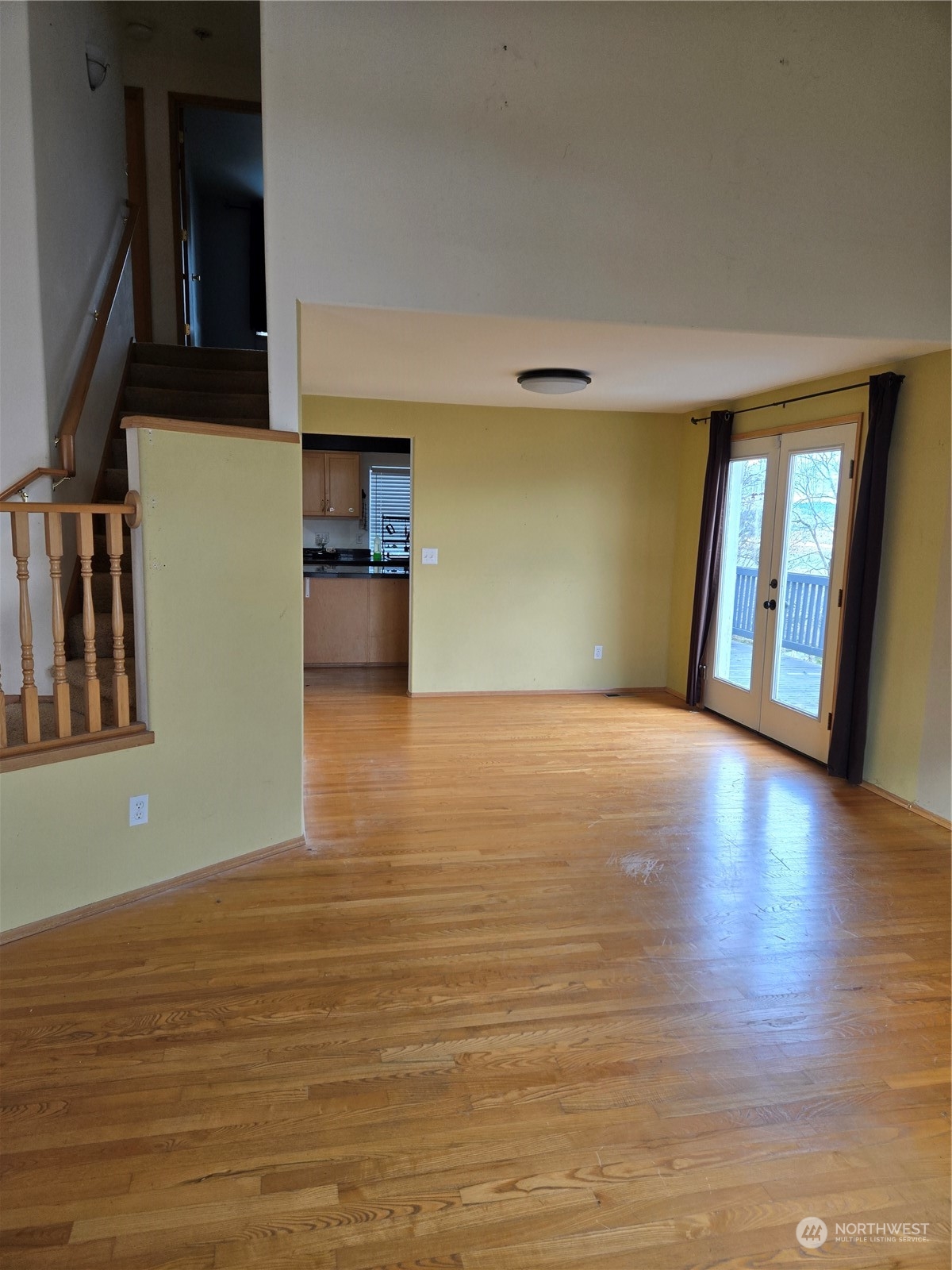 600 Northwest 3rd Court Renton, WA 98057 - Photo 5 of 28 a view of a livingroom with wooden floor