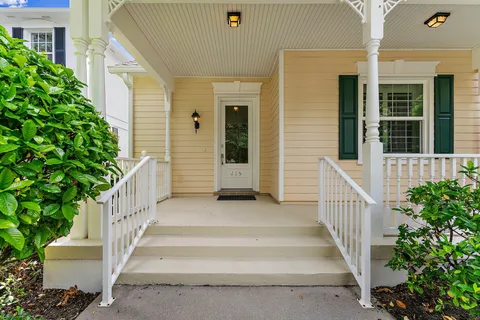 $879,000 | 215 New Haven Boulevard, Jupiter, FL 33458