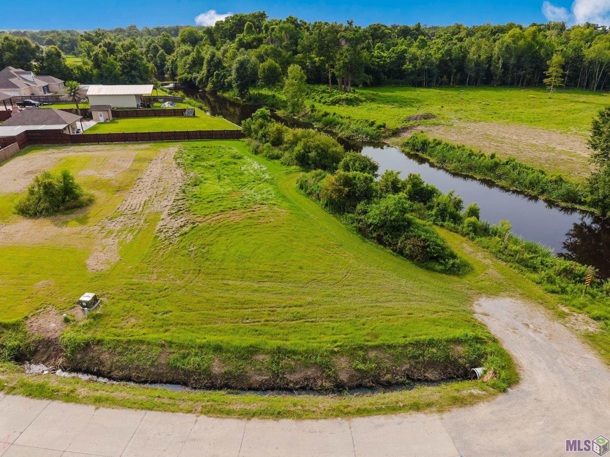 323 Buccaneer Road Gray, LA 70359 - Photo 1 of 4