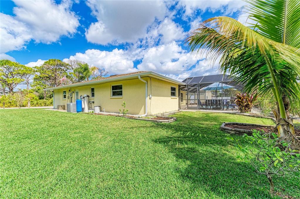 1307 Primrose Road Venice, FL 34293 - Photo 52 of 87