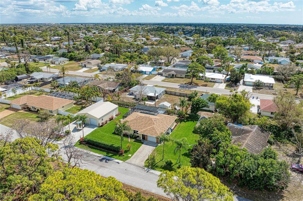 1307 Primrose Road Venice, FL 34293 - Photo 60 of 87