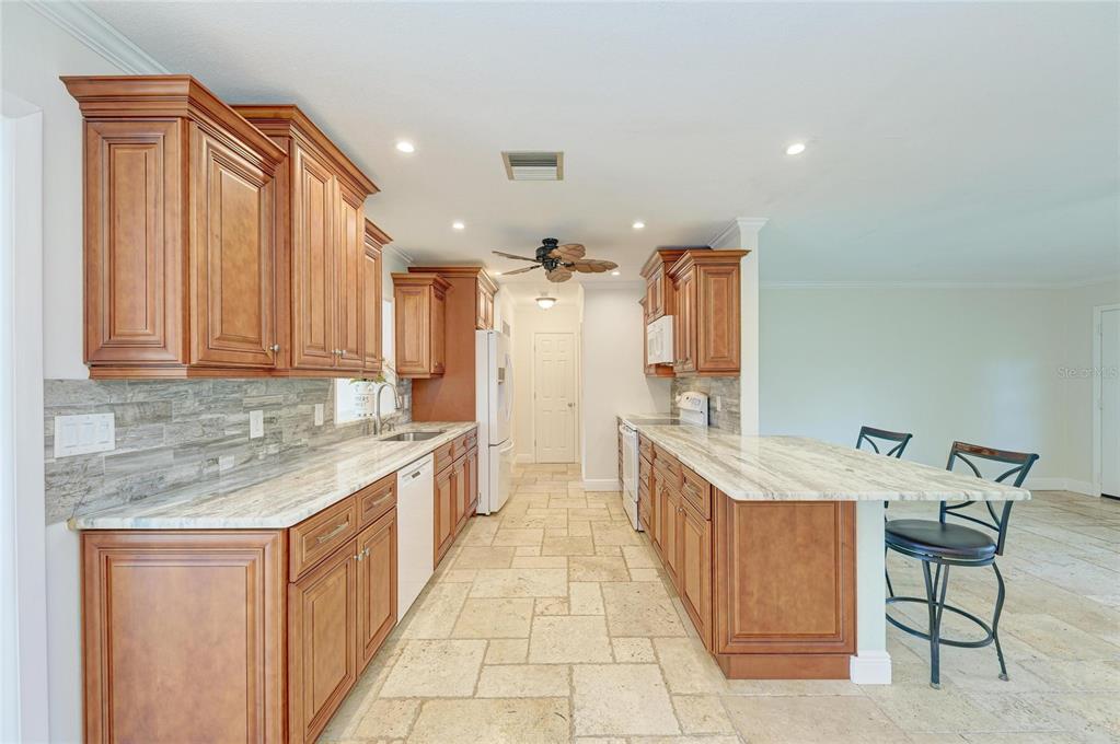 1307 Primrose Road Venice, FL 34293 - Photo 9 of 87