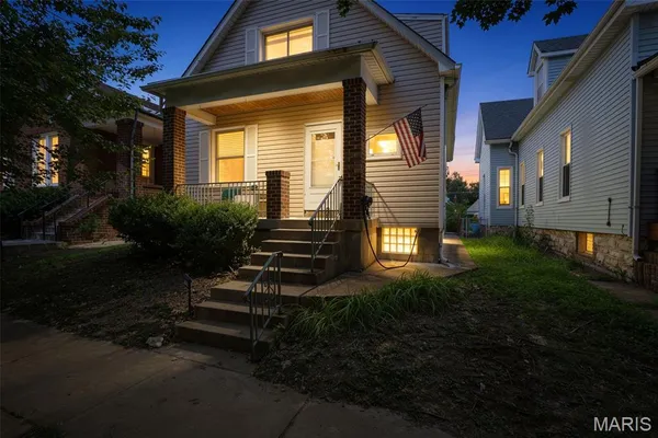 $179,900 | 4725 Terrace Avenue, St. Louis, MO 63116