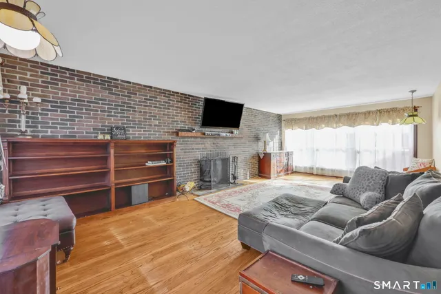 $674,900 | 101 Grieb Road, Wallingford, CT 06492