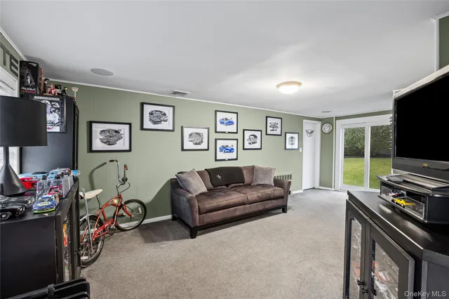 $859,000 | 6 Simmons Drive, East Islip, NY 11730