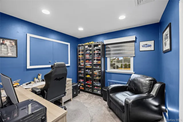 $859,000 | 6 Simmons Drive, East Islip, NY 11730