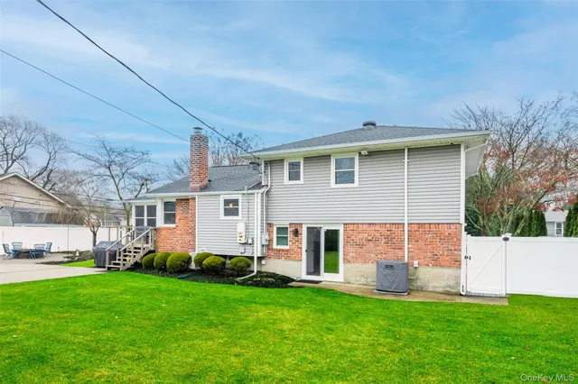 $859,000 | 6 Simmons Drive, East Islip, NY 11730