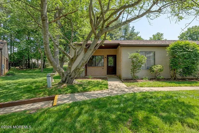 $310,000 | 239 Medford Court, Unit A, Manalapan, NJ 07726