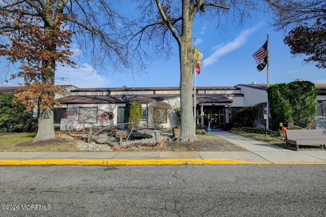 $310,000 | 239 Medford Court, Unit A, Manalapan, NJ 07726