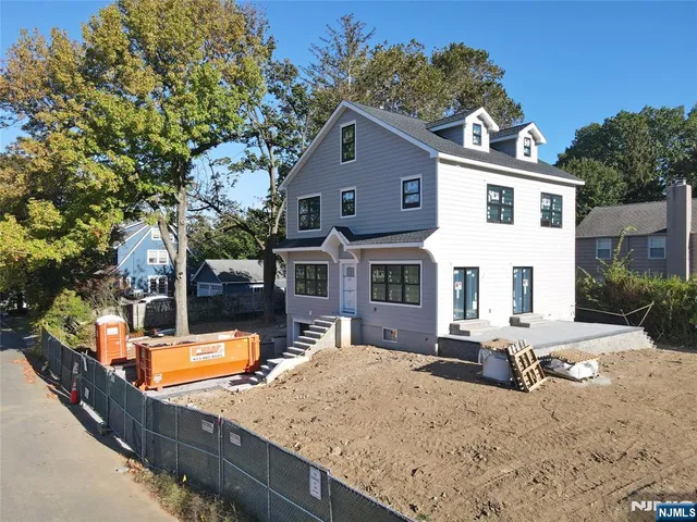 $1,599,000 | 4 Hilltop Way, Essex Fells, NJ 07021