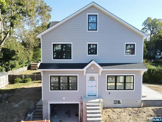 $1,599,000 | 4 Hilltop Way, Essex Fells, NJ 07021