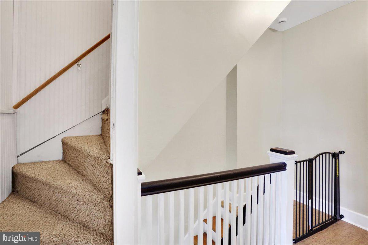 309 Sunset Road Reading, PA 19611 - Photo 12 of 31 a view of entryway