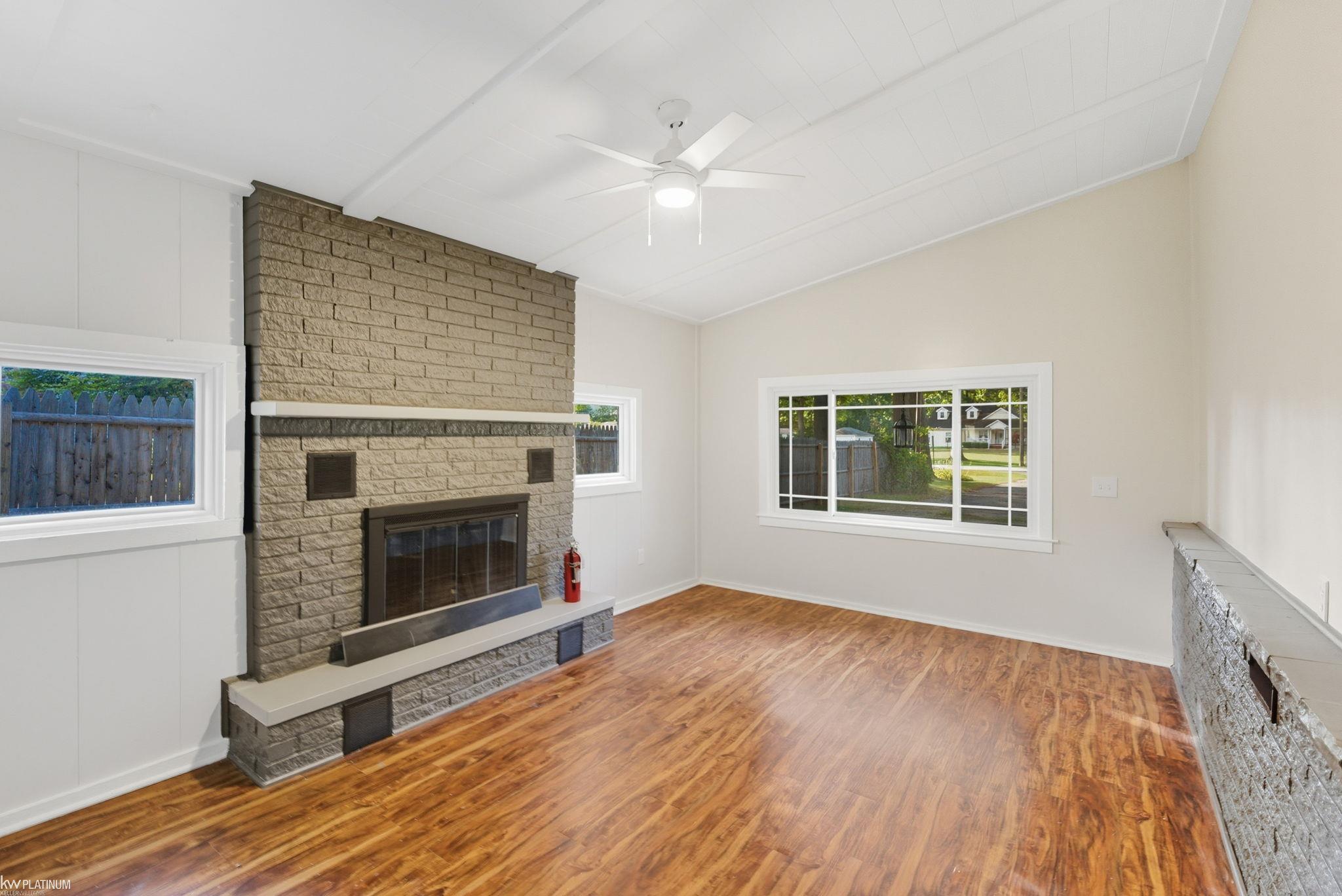 3130 Simpson Road Fort Gratiot, MI 48059 - Photo 5 of 23 50189077-7bee58ef-1118-4146-9c28-02ddcf3d697e.JPG