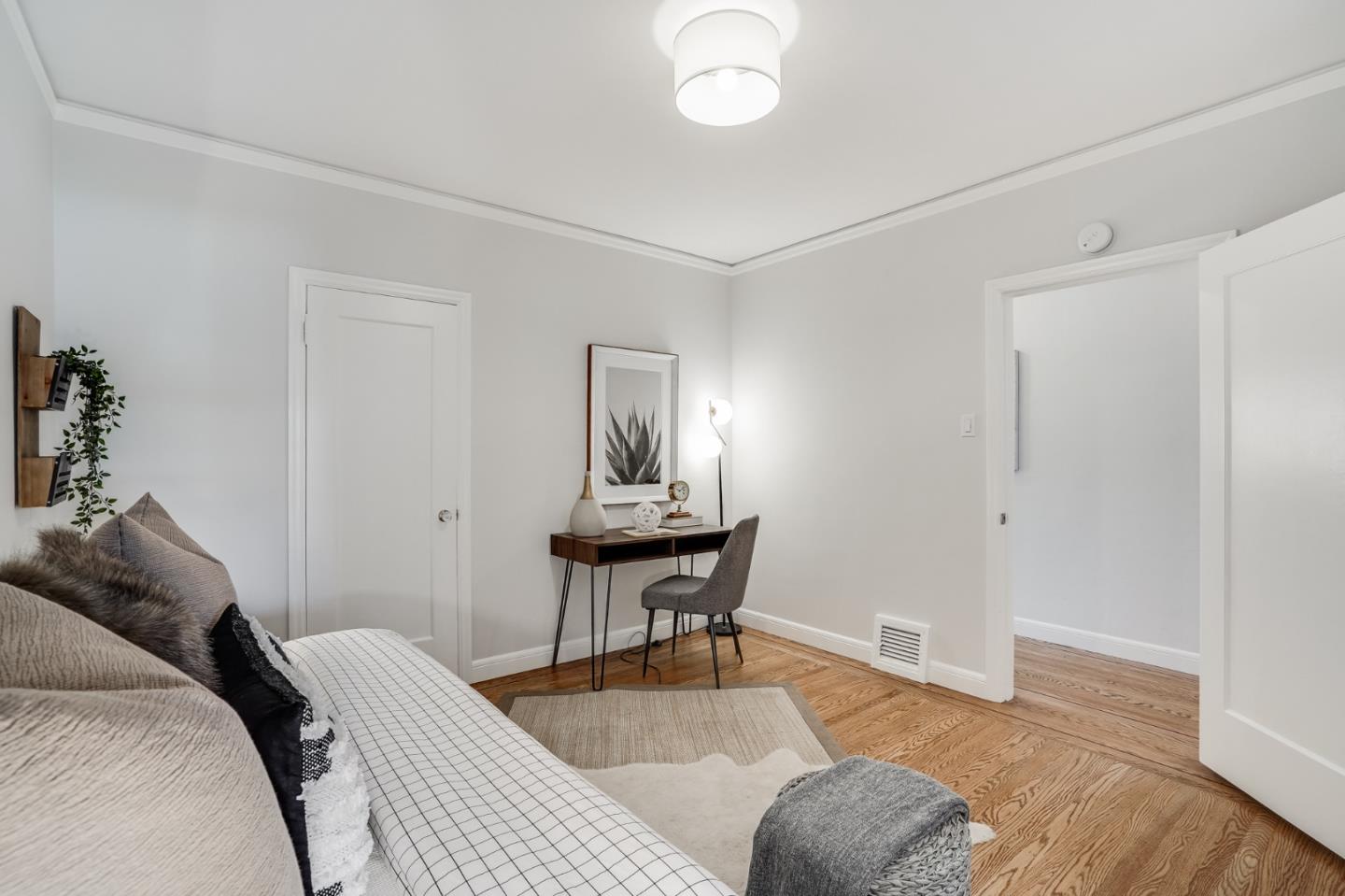 31-33 Boardman Place San Francisco, CA 94103 - Photo 27 of 35 a living room with furniture