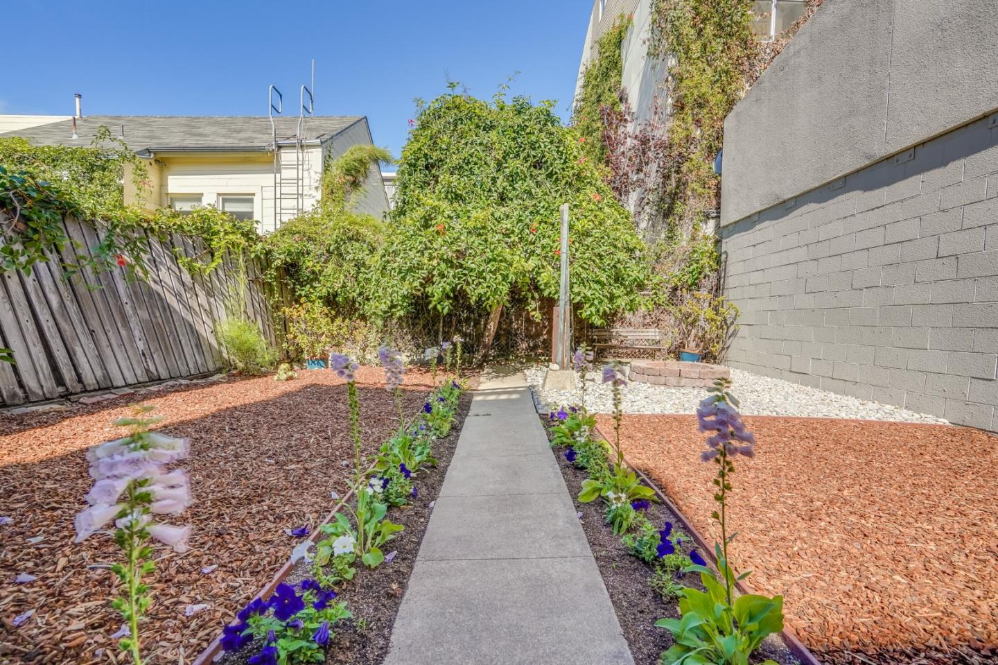 31-33 Boardman Place San Francisco, CA 94103 - Photo 30 of 35 a view of a pathway with house on both side