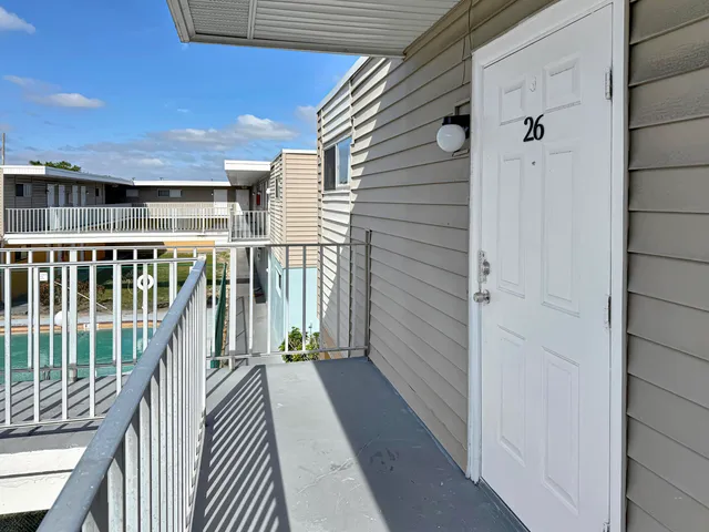 $1,800 | 1500 Crescent Circle, Unit A26, Lake Park, FL 33403