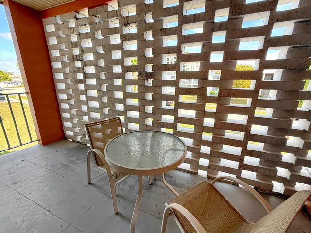 $1,800 | 1500 Crescent Circle, Unit A26, Lake Park, FL 33403