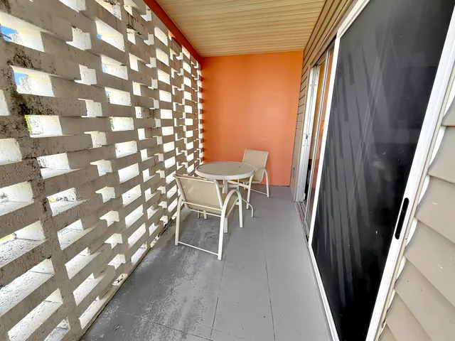 $1,800 | 1500 Crescent Circle, Unit A26, Lake Park, FL 33403