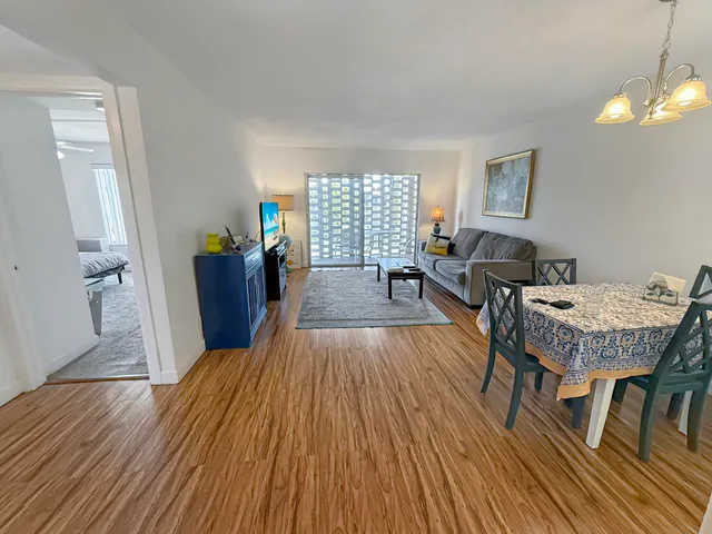 $1,800 | 1500 Crescent Circle, Unit A26, Lake Park, FL 33403