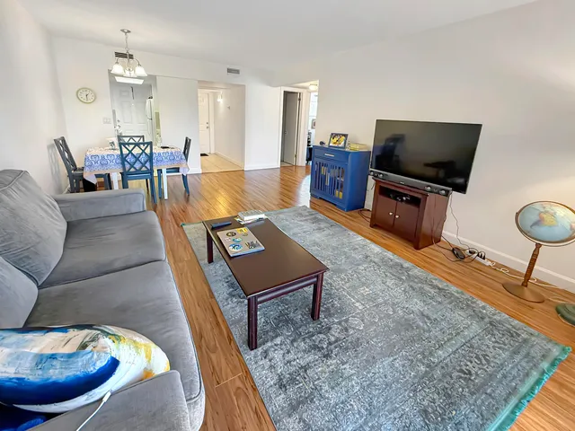 $1,800 | 1500 Crescent Circle, Unit A26, Lake Park, FL 33403