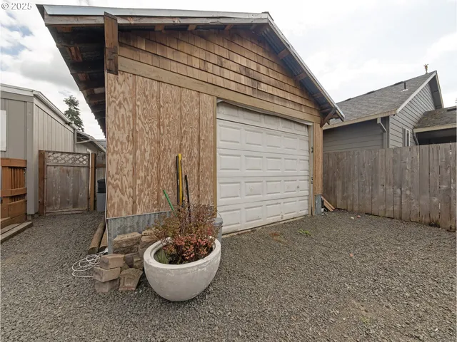 $329,000 | 1142 Clatsop Street, Vernonia, OR 97064
