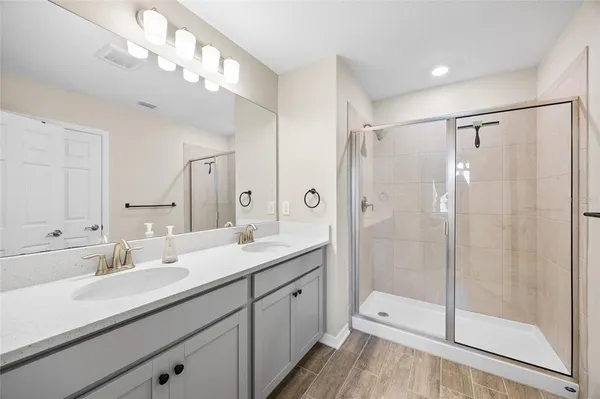 $2,550 | 5504 Tripoli Drive, Palmetto, FL 34221