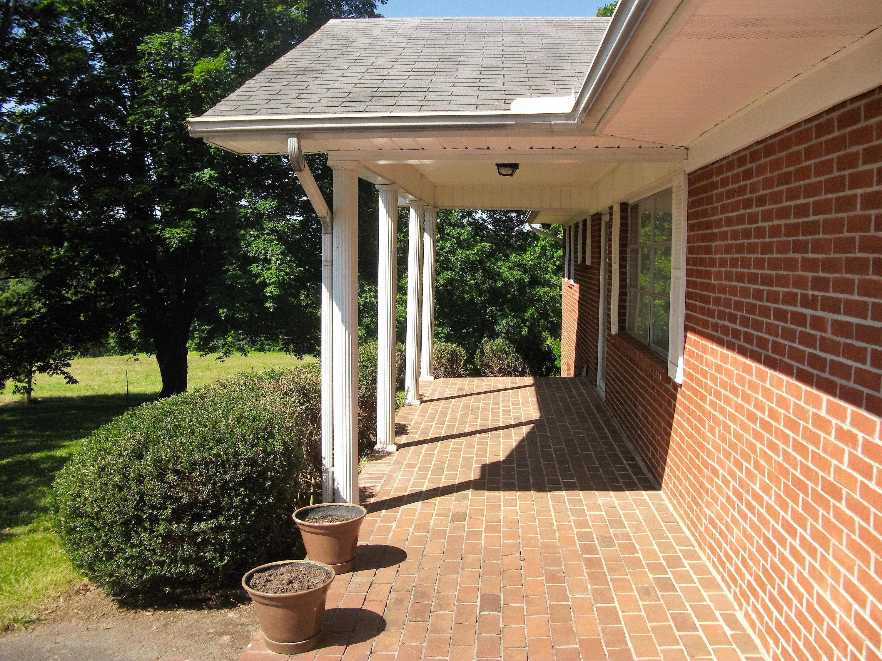 1134 Newman Riley Road Dandridge, TN 37725 - Photo 23 of 33 Front Porch
