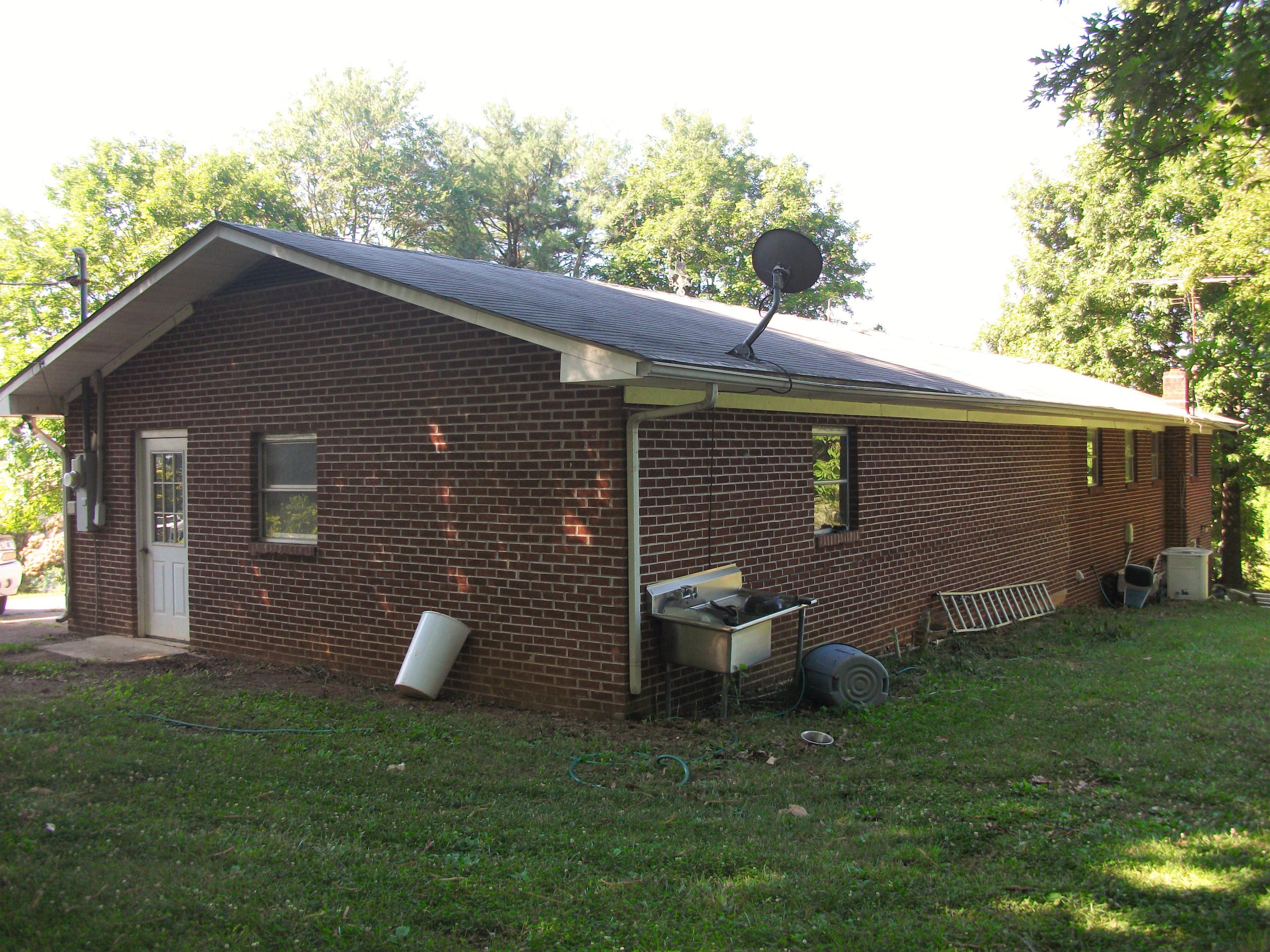 1134 Newman Riley Road Dandridge, TN 37725 - Photo 25 of 33 Rear
