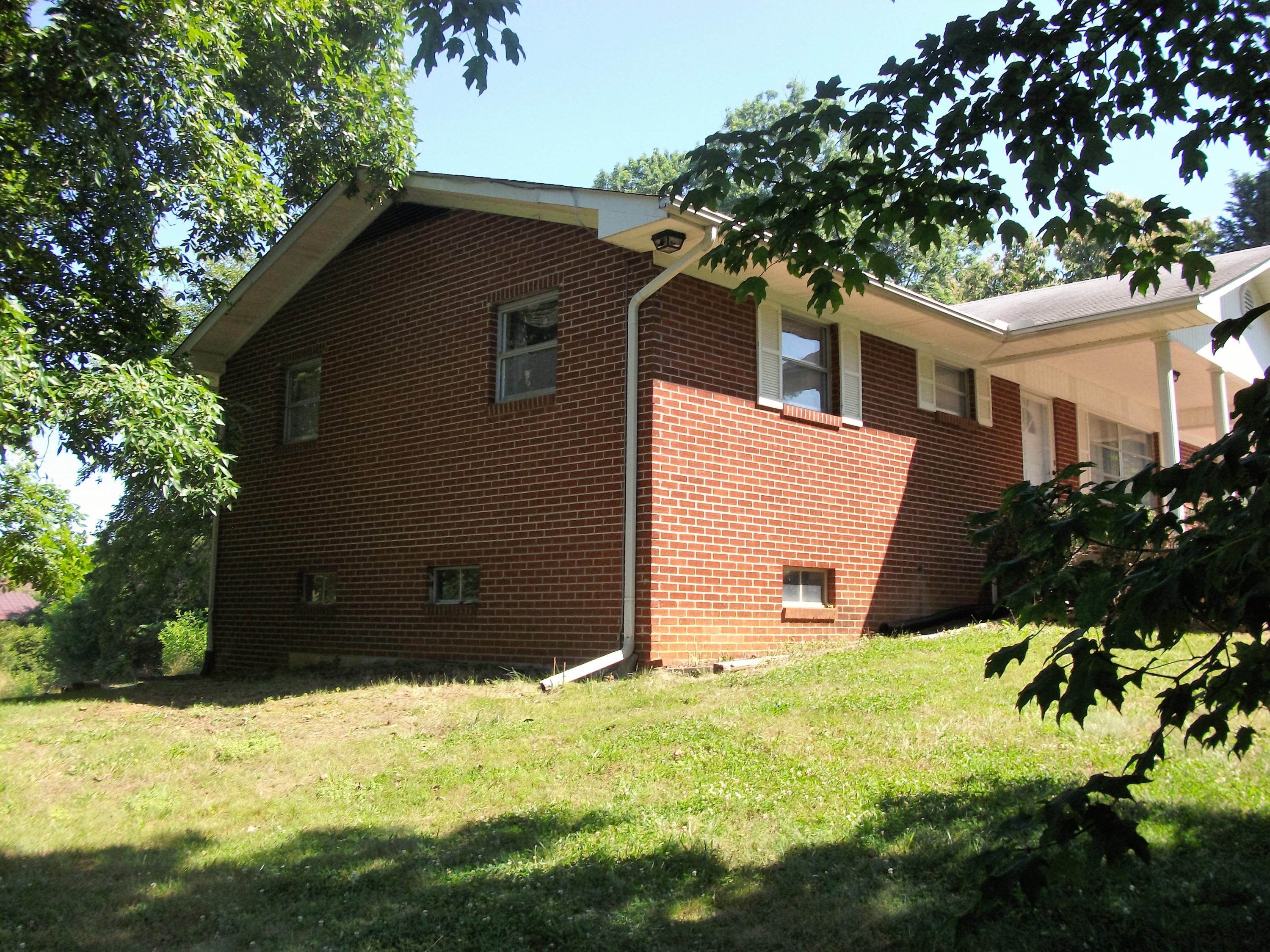 1134 Newman Riley Road Dandridge, TN 37725 - Photo 27 of 33 Side View