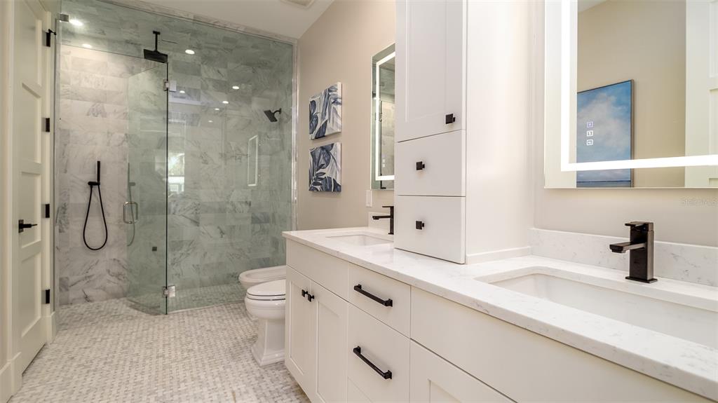 603 Emerald Lane Holmes Beach, FL 34217 - Photo 15 of 56