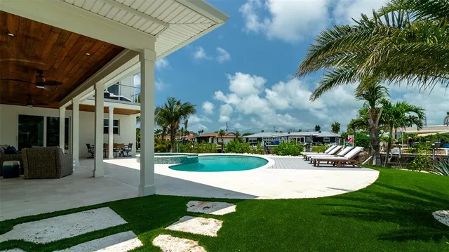 $4,440,000 | 603 Emerald Lane, Holmes Beach, FL 34217