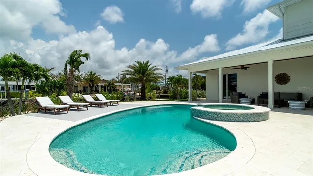 $4,440,000 | 603 Emerald Lane, Holmes Beach, FL 34217