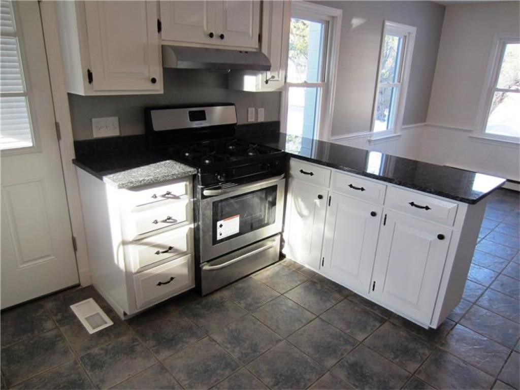 60 South Skillings Road Arundel, ME 04046 - Photo 7 of 29