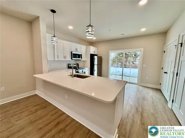 $2,500 | 1411 Greenview Drive, Unit 22, Bethlehem, PA 18018