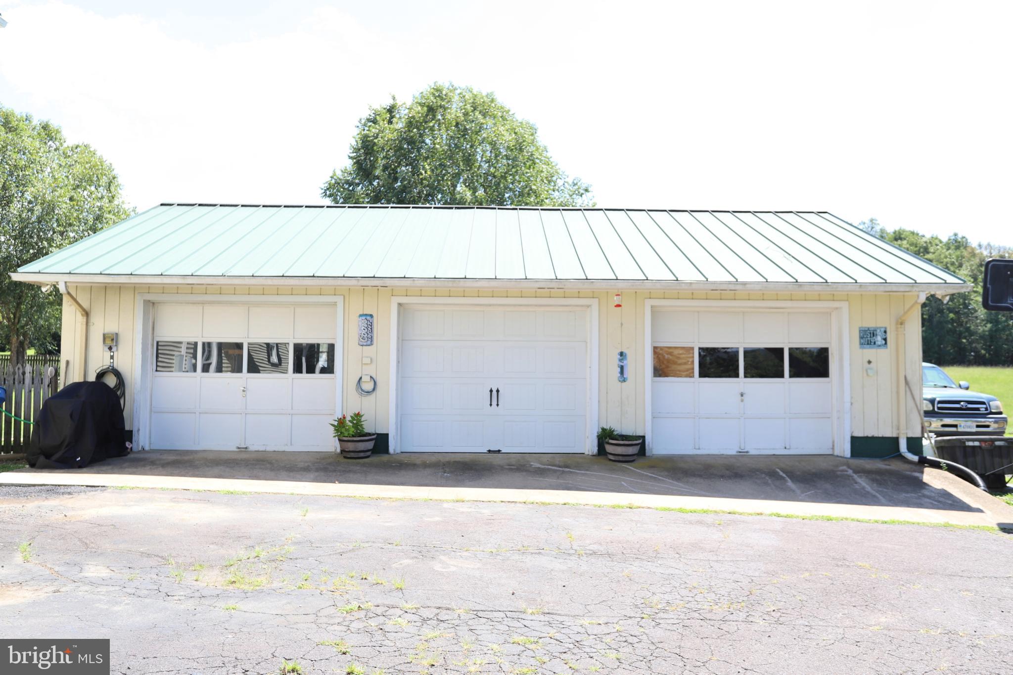23202 Village Road Unionville, VA 22567 - Photo 27 of 28 a view of a white house