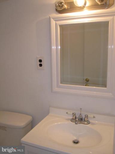 12709 Holdridge Road Silver Spring, MD 20906 - Photo 8 of 22 UpperBath