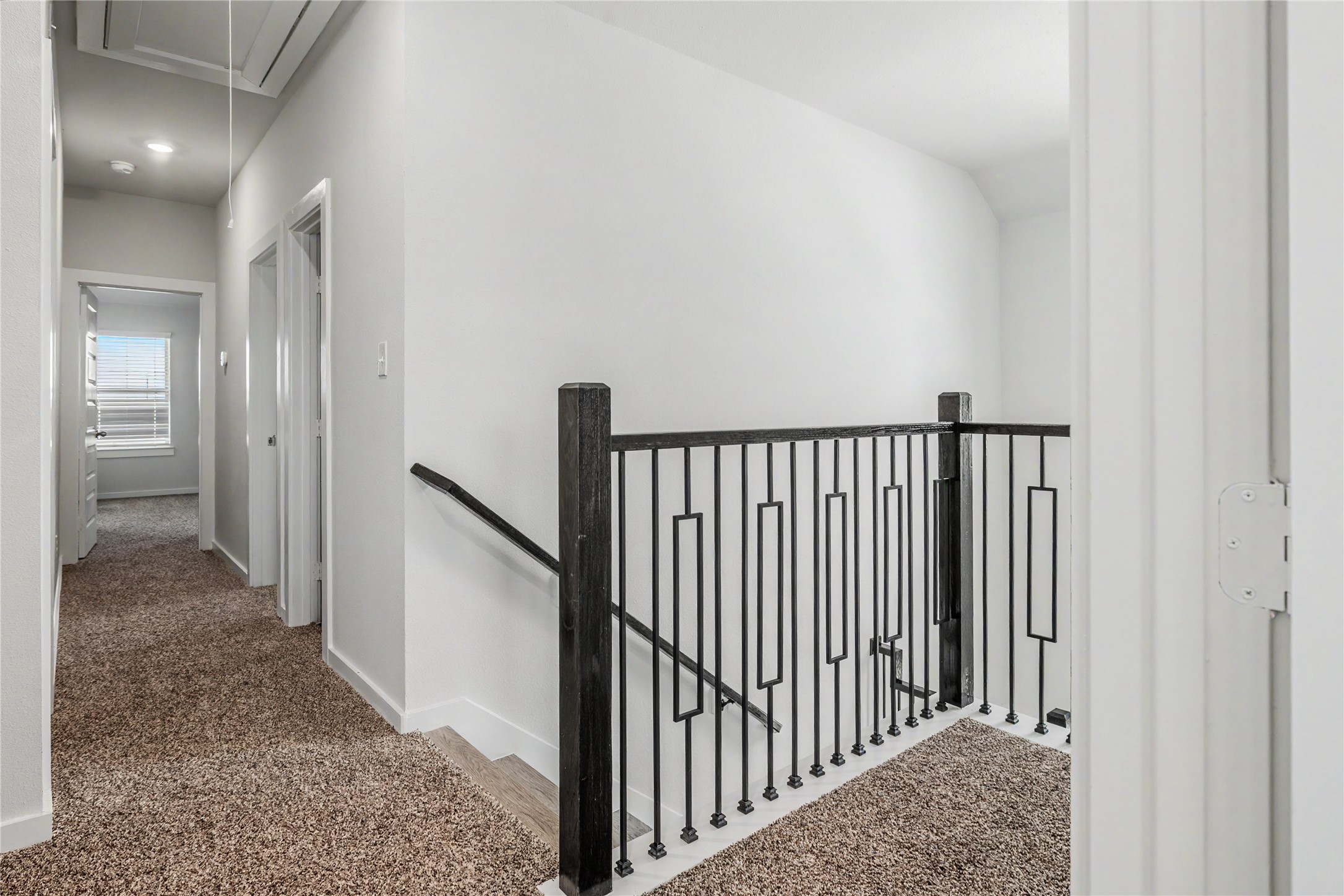 6427 Bolinas Court Rosharon, TX 77583 - Photo 18 of 49 a view of a hallway