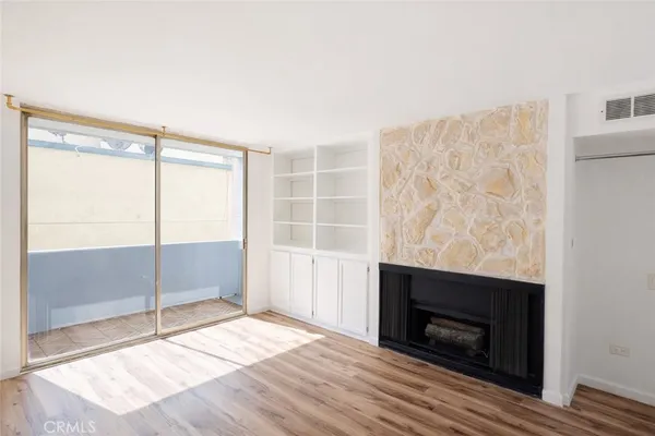 $2,800 | 421 South Lafayette Park Place, Unit 404, Los Angeles, CA 90057