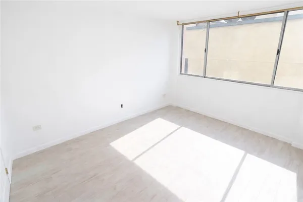 $2,800 | 421 South Lafayette Park Place, Unit 404, Los Angeles, CA 90057