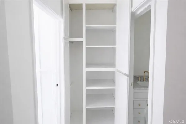$2,800 | 421 South Lafayette Park Place, Unit 404, Los Angeles, CA 90057