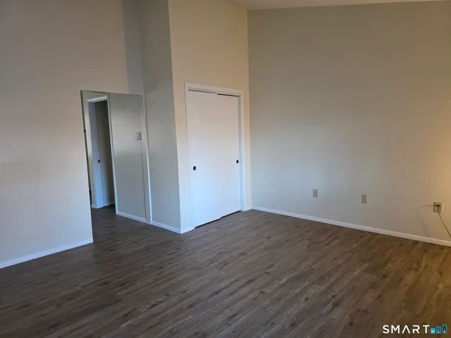 $700 | 100 Hickory Street, Unit L, Norwich, CT 06360